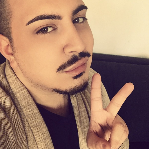 Amir Akrouti driver sedan flera år den populära bloggen Gaybloggen.